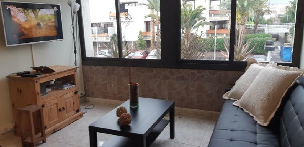 Primavera Appartement Tot 7 Personen Ideaal Voor Backpackers Arona  Exterior photo